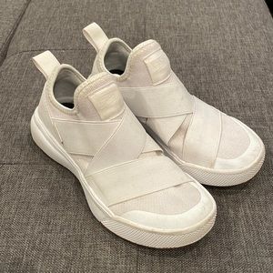 VANS ULTRACUSH ULTRARANGE SIZE 5